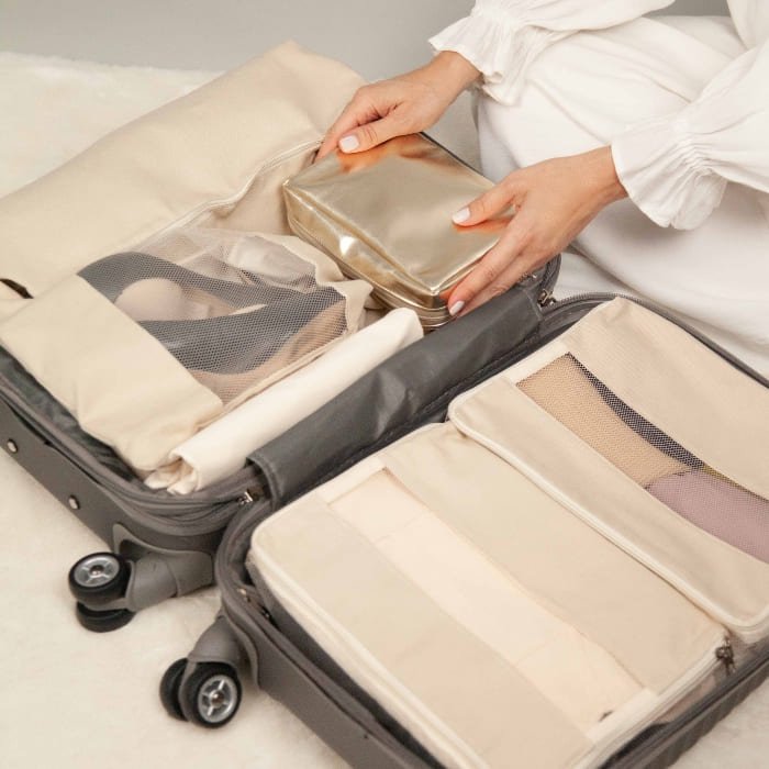 Necessaire Dourada